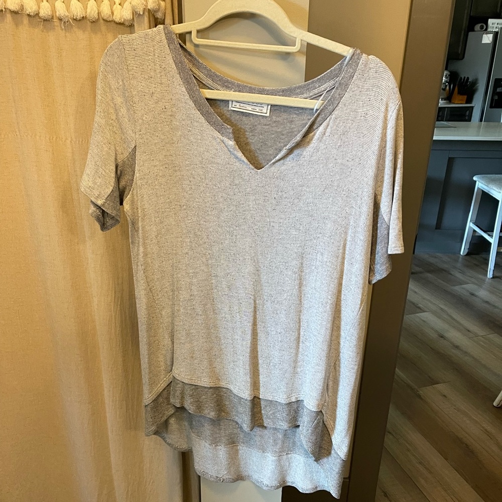 Medium grey top - very comfy material
